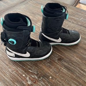 Nike | Shoes | Womens Nike Snowboard 